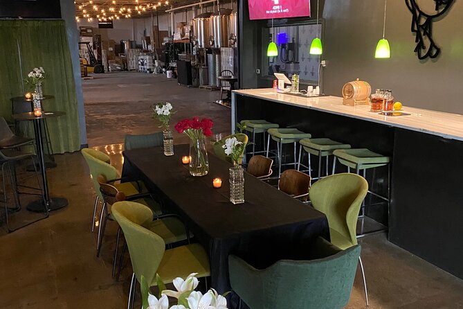 1-Hour Distillery Tour & Tasting in Dallas - Tasting gin and bourbon from Glencairn glasses