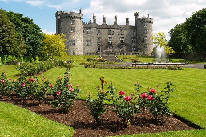 3-Day Blarney Castle, Kilkenny & Irish Whiskey Tour Inc Admission - Kilkenny Castle before the Wicklow Mountains