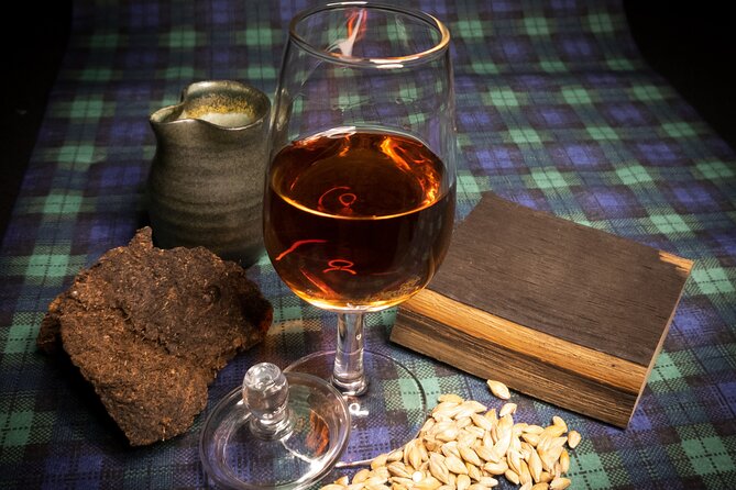 Afternoon Whisky Tasting in a Traditional Edinburgh Bar - Meeting at The Jolly Judge near the Lawnmarket
