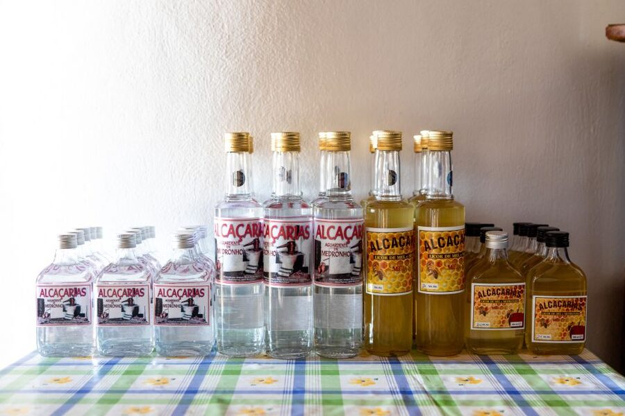 Algarve: Jeep Safari with Distillery Visit & Lunch - Honey made the traditional way