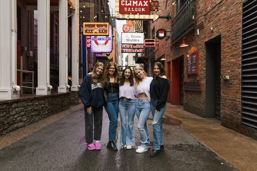 Bootleg & Barrels: A Tennessee Whiskey Tasting Experience - How to handle the whiskey without overdoing it