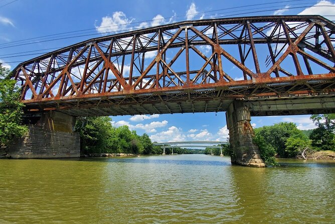Bourbon Boat Tour in Frankfort with Tasting - Lock and Dam #4 from the water