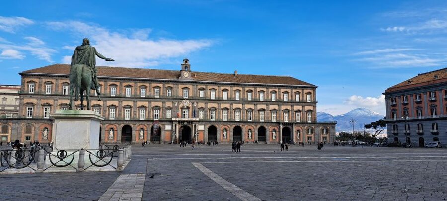 Bourbon Naples: Exclusive guide and Royal Palace pass - Why this route explains Naples so well