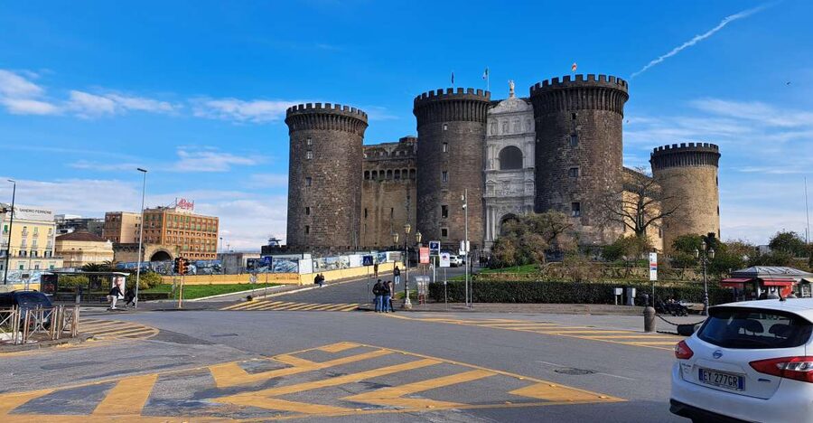 Bourbon Naples: Exclusive guide and Royal Palace pass - Piazza Municipio and Castel Nuovo
