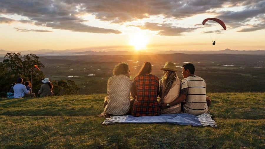 Brisbane: Boutique Winery Tour with Gourmet Lunch - Starting in Brisbane and heading uphill