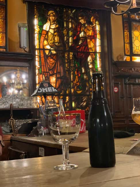 Brussels : Exclusive Chocolate, Beer, Waffle & Whiskey tour - Starting with Belgian chocolate at Neuhaus