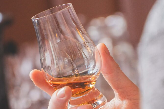Cellar Of Scotland Walking Tour, taste Edinburgh's finest drinks - Starting at Saint Andrew Square and The Guildford Arms