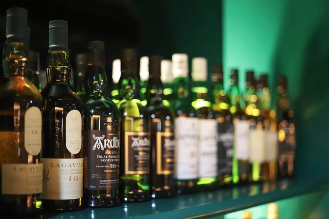 Cellar Of Scotland Walking Tour, taste Edinburgh's finest drinks - From the New Town into the Old Town
