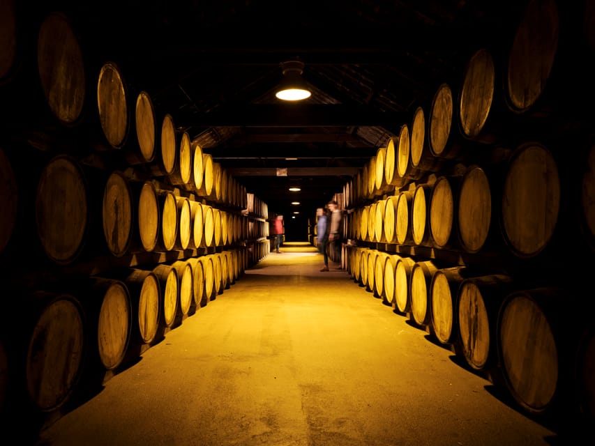 Cork: Midleton Distillery Behind the Scenes Tour & Tasting - Why the Guides Matter