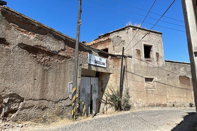 Cultural tour, city fields and distillery - Inside Casa Orendain distillery