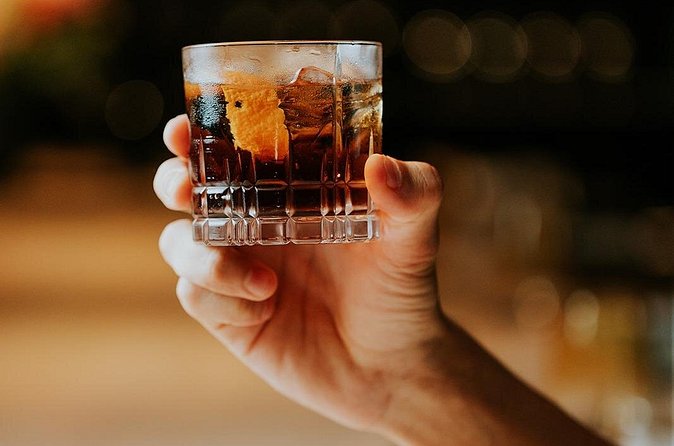 Discovery Papiamento Distillery - Guides who add warmth to the history