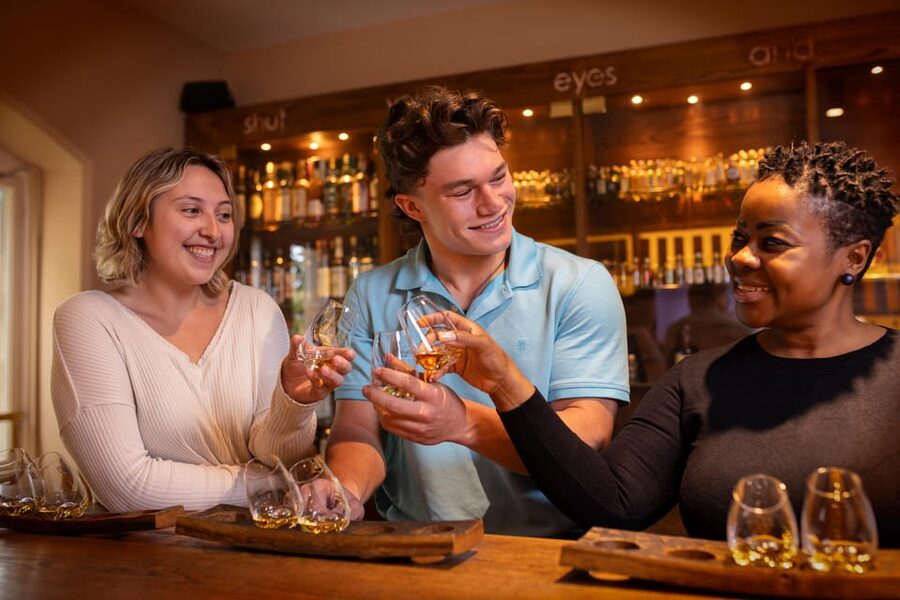Dublin: Irish Whiskey Museum Tour and Whiskey Tasting - Why the guides make such a difference
