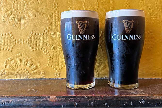 Dublin Pub Tour: Guinness Perfect Pour, Whiskey, Music and More - Why this Dublin pub tour feels different