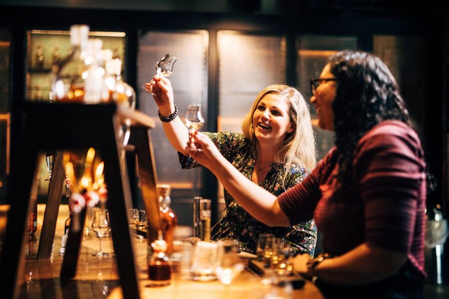 Dublin: Roe and Co Distillery Cocktail Workshop Experience - Choosing between Flavours and Beyond The Blend