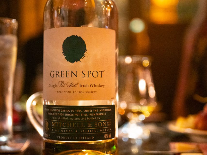 Dublin: Whiskey Tasting Tour - The 10-minute walk to Temple Bar