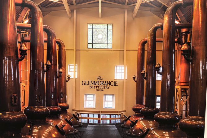 Dunrobin Castle and Glenmorangie Distillery - Local Private Tour - Dunrobin Castle, gardens, and the falconry display