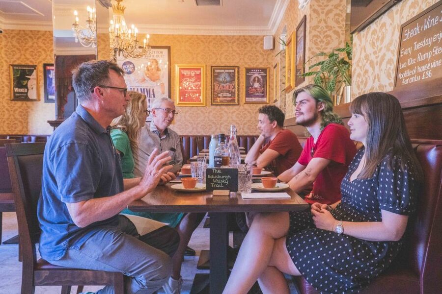 Edinburgh: Guided Whisky Tasting & Walking Tour - Four drinks, three whisky styles, and paired snacks