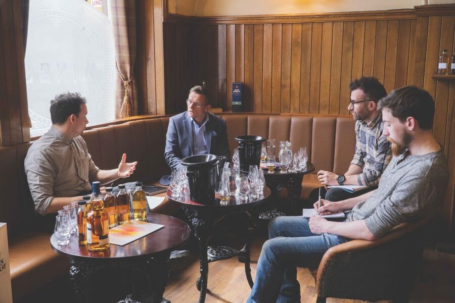 Edinburgh: Guided Whisky Tasting & Walking Tour - Edinburgh’s Old Town streets and medieval corners