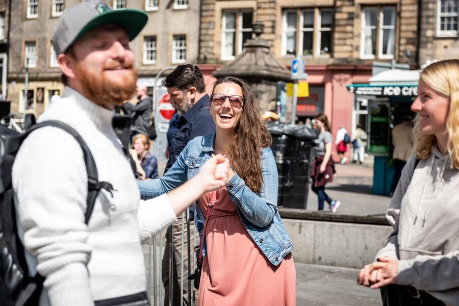 Edinburgh: Harry Potter Guided Tour With A Whisky Tasting - Waverley Station and the beginning of the wizard story