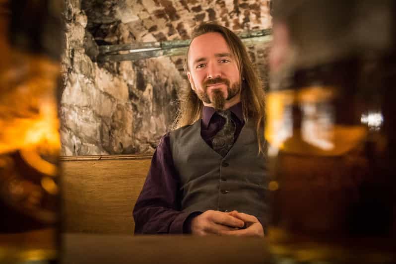 Edinburgh: Harry Potter Guided Tour With A Whisky Tasting - Victoria Street, the closest thing to Diagon Alley