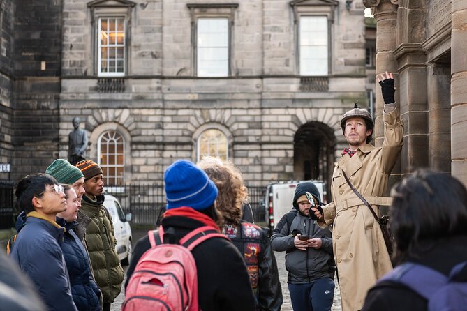Edinburgh Historical Gems Tour with Whisky & Local Flavours - What the guide adds to the experience