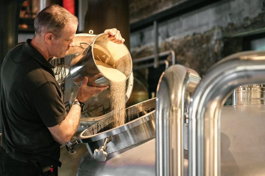 Edinburgh: Holyrood Distillery 'Journey to Whisky' Tour - Guide Quality Makes a Big Difference