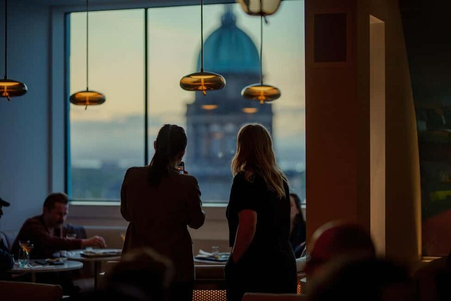Edinburgh: Johnnie Walker Whisky Explorers Guided Tasting - Five Scottish drams in Edinburgh’s Explorers’ Bothy