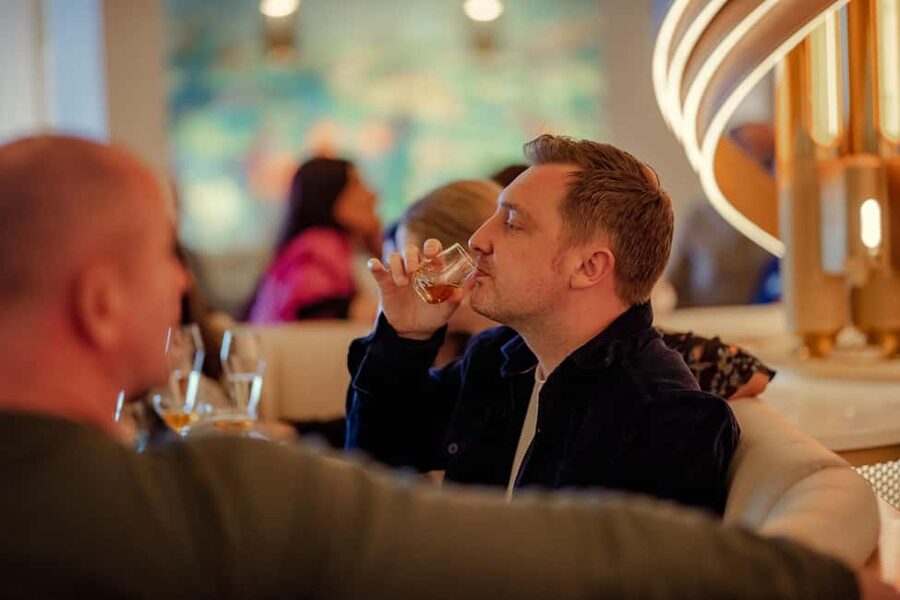 Edinburgh: Luxury Whisky & Scottish Chocolate Tasting - Four whiskies, four different tasting moments
