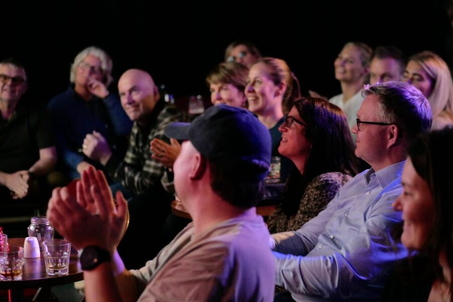 Edinburgh: Mountebank Comedy Whisky Tasting - The whisky story behind the tasting
