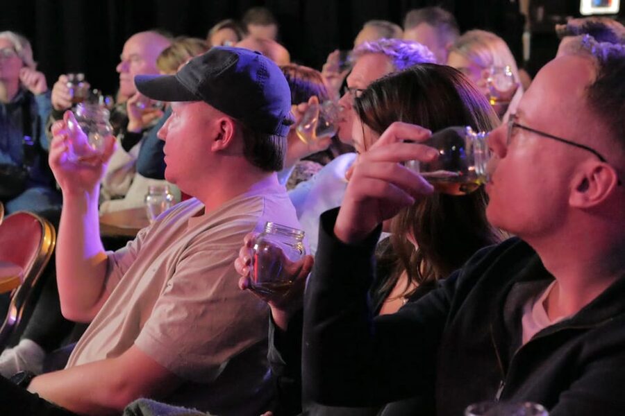 Edinburgh: Mountebank Comedy Whisky Tasting - Daniel’s mix of comedy and Scottish history