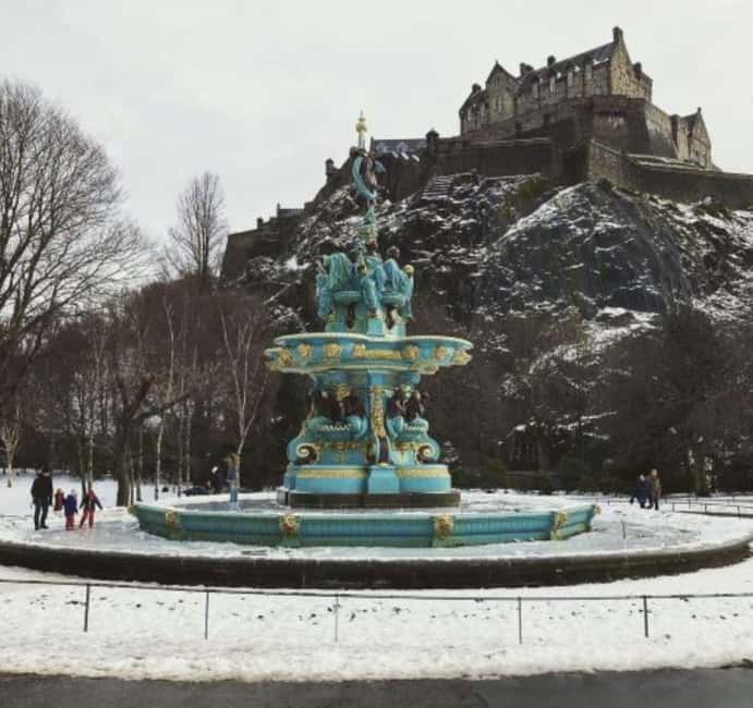 Edinburgh: Old Town guided walk with a free whisky included - St. Giles’ Cathedral on the Royal Mile
