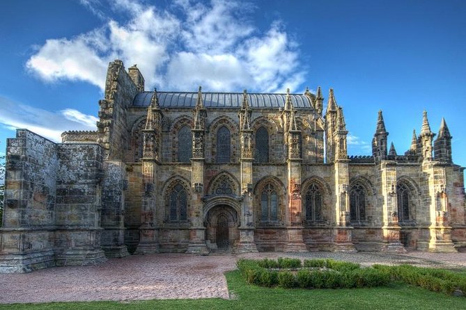Edinburgh: Rosslyn Chapel, the Borders & Glenkinchie Distillery - Rosslyn Chapel: carvings worth close attention