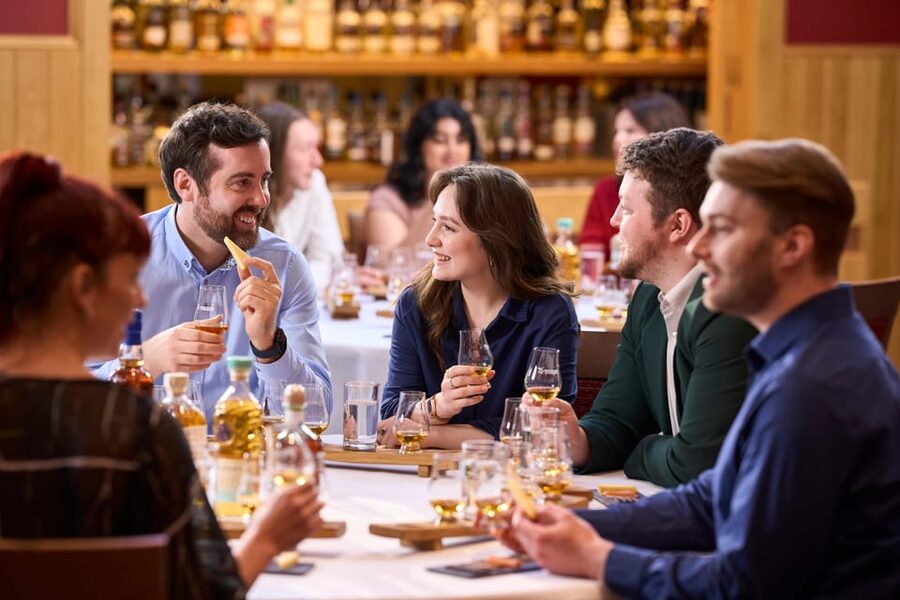 Edinburgh: Scotch Whisky Tasting Experience with Canapés - Key points at a glance
