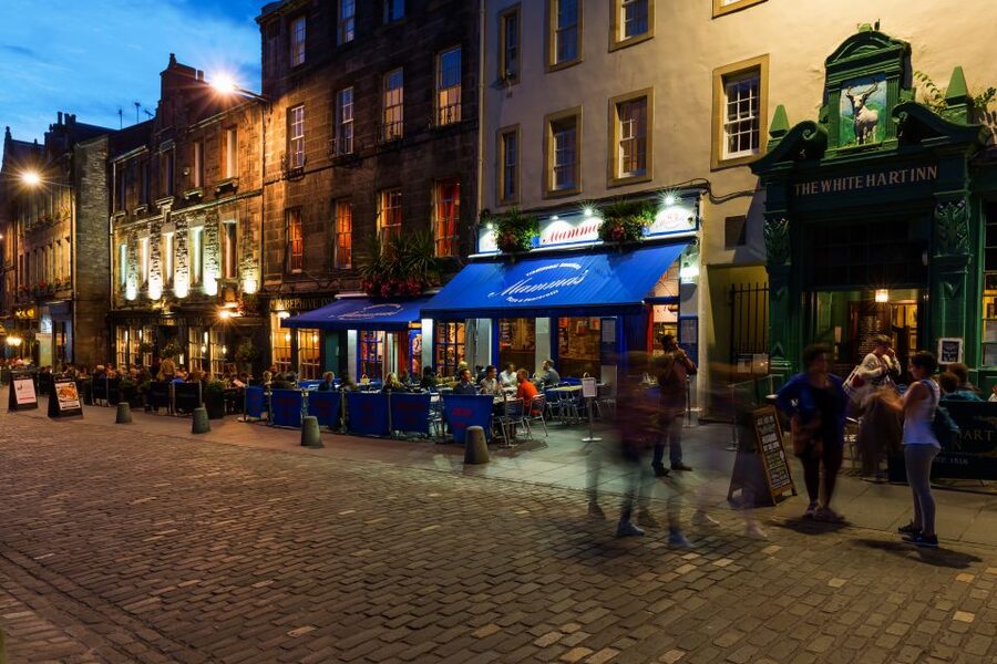 Edinburgh: Scottish Whisky Tasting with a Local Expert - A neighborhood pub with local character