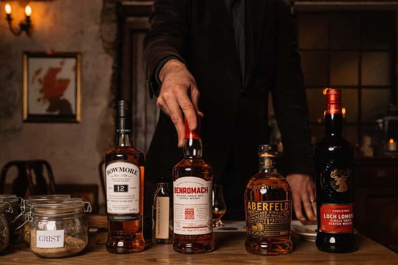 Edinburgh: Small-Group History of Whisky Tour with Tasting - Smugglers, bootleggers, and the Old Town underworld