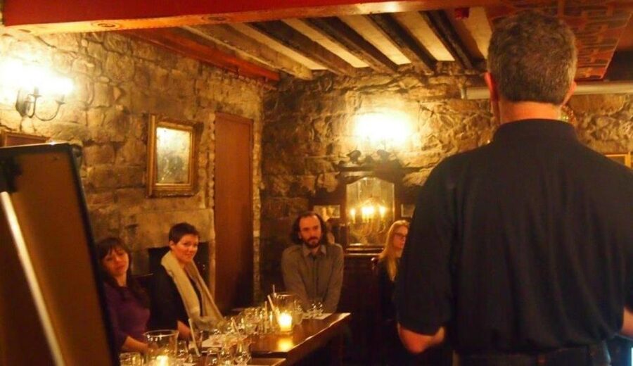 Edinburgh: Small-Group History of Whisky Tour with Tasting - Who will enjoy this Edinburgh whisky tour?