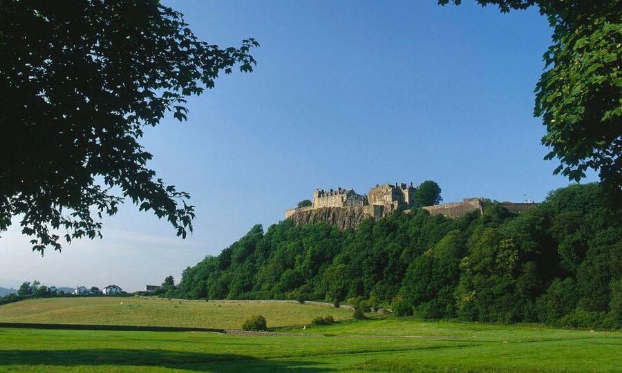 Edinburgh: Stirling, Whisky & St Andrews Tour in Italian - Leaving Edinburgh from the Royal Mile