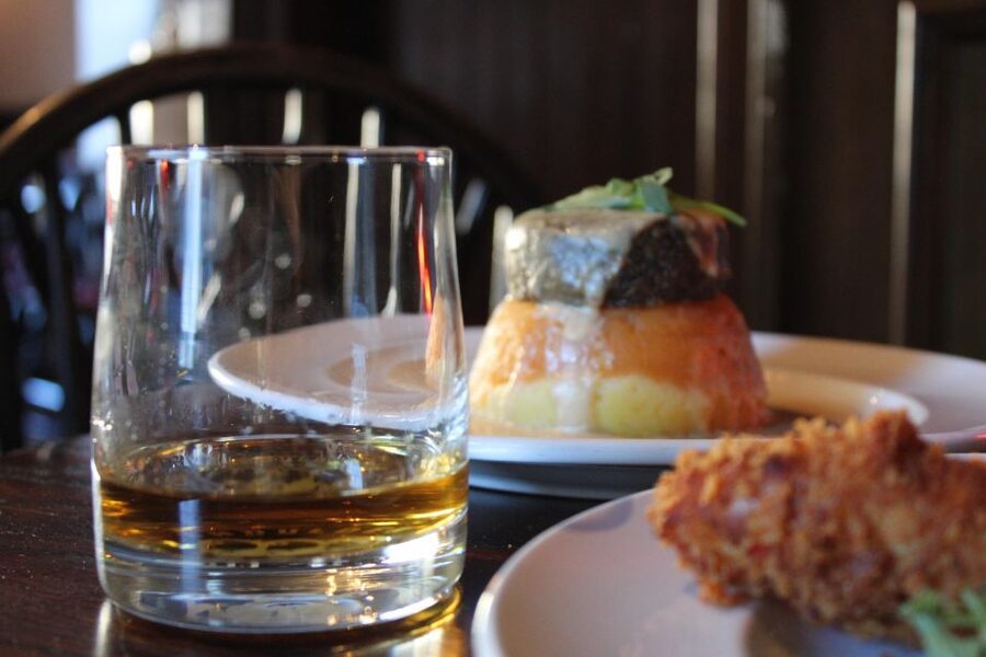 Edinburgh: Whisky Tasting in one of the oldest pubs - Key points to know before booking