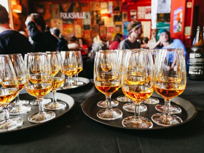Edinburgh: Whisky Tasting with History and Storytelling - Meeting the guide at Hot Toddy