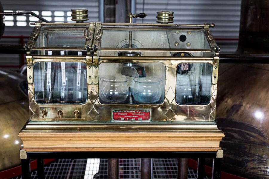 Falkirk: Distillery Tour with Whisky Tasting - The mill room and the 4.6-tonne mash tun