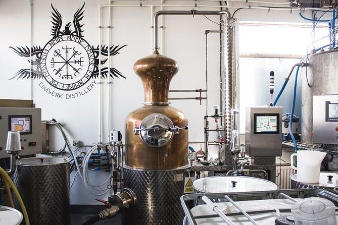 Flóki Whisky Distillery Tour & Tasting in Reykjavík - Why the small group improves the visit