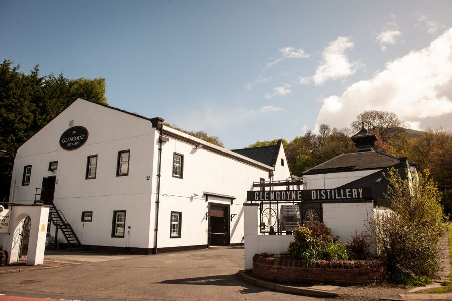From Edinburgh: Discovering Malt Whisky Day Tour with Entry - Who should book this experience?