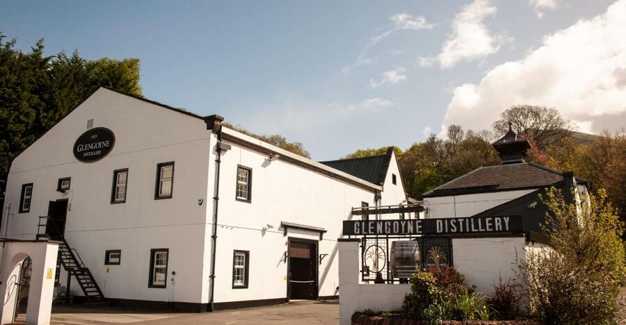 From Edinburgh: Discovering Malt Whisky Day Tour with Entry - Starting in Edinburgh and passing Stirling Castle