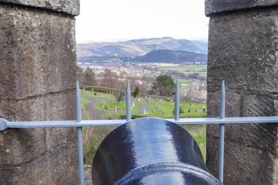 From Edinburgh: Stirling Castle, Loch Lomond & Whisky Tour - Loch Lomond: beautiful, but keep expectations sensible
