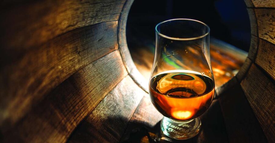 From Glasgow: Whisky and Loch Lomond Tour with Admissions - Glengoyne: slow whisky in a lovely setting