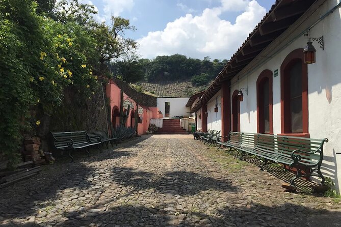 Full-Day Tour to La Fortaleza Distillery and Cantaritos - Inside La Fortaleza’s old-style tequila process