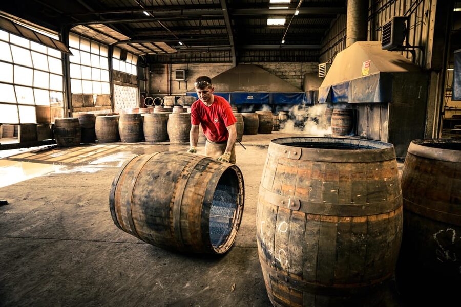 Glasgow: Go Drinking whisky with a Scotsman - Tasting four of Scotland’s six whisky areas