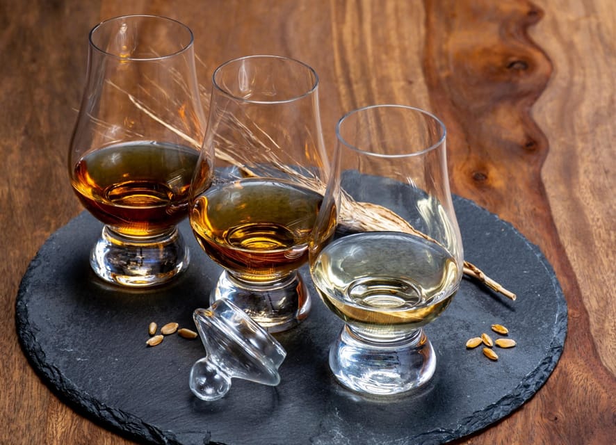Glasgow: Stirling Castle, Loch Lomond Walk, and Whisky Tour - Stirling Castle: royal power above the city