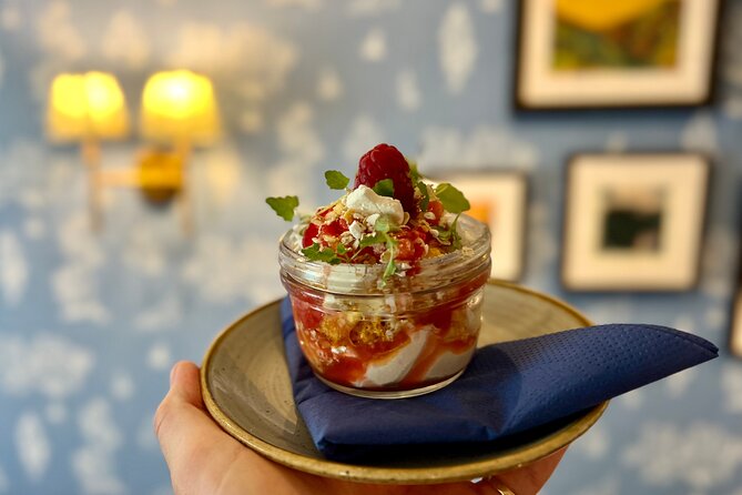 Glasgow West End Food Tour: 7 Tastings, Scotch & Local Stories - The University of Glasgow adds a welcome walking break