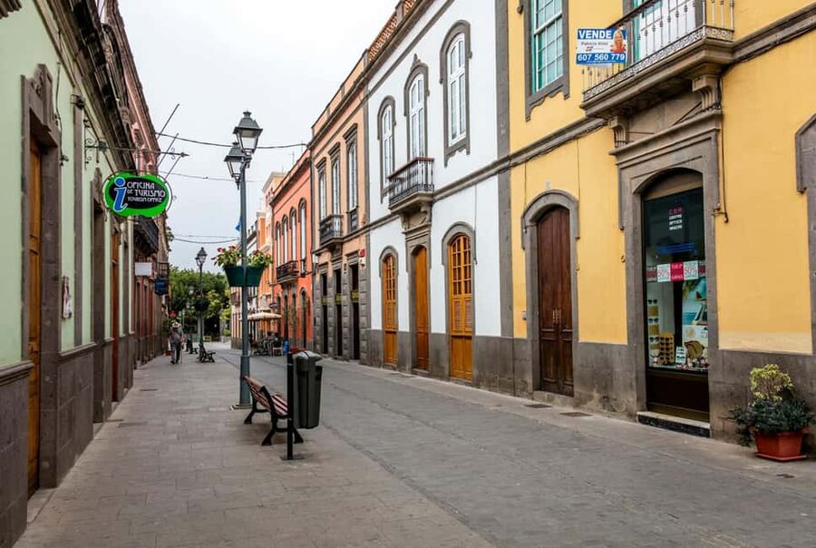 Gran Canaria: Food Tour with Distillery Visit & Lunch - Pickup planning and the main practical warning
